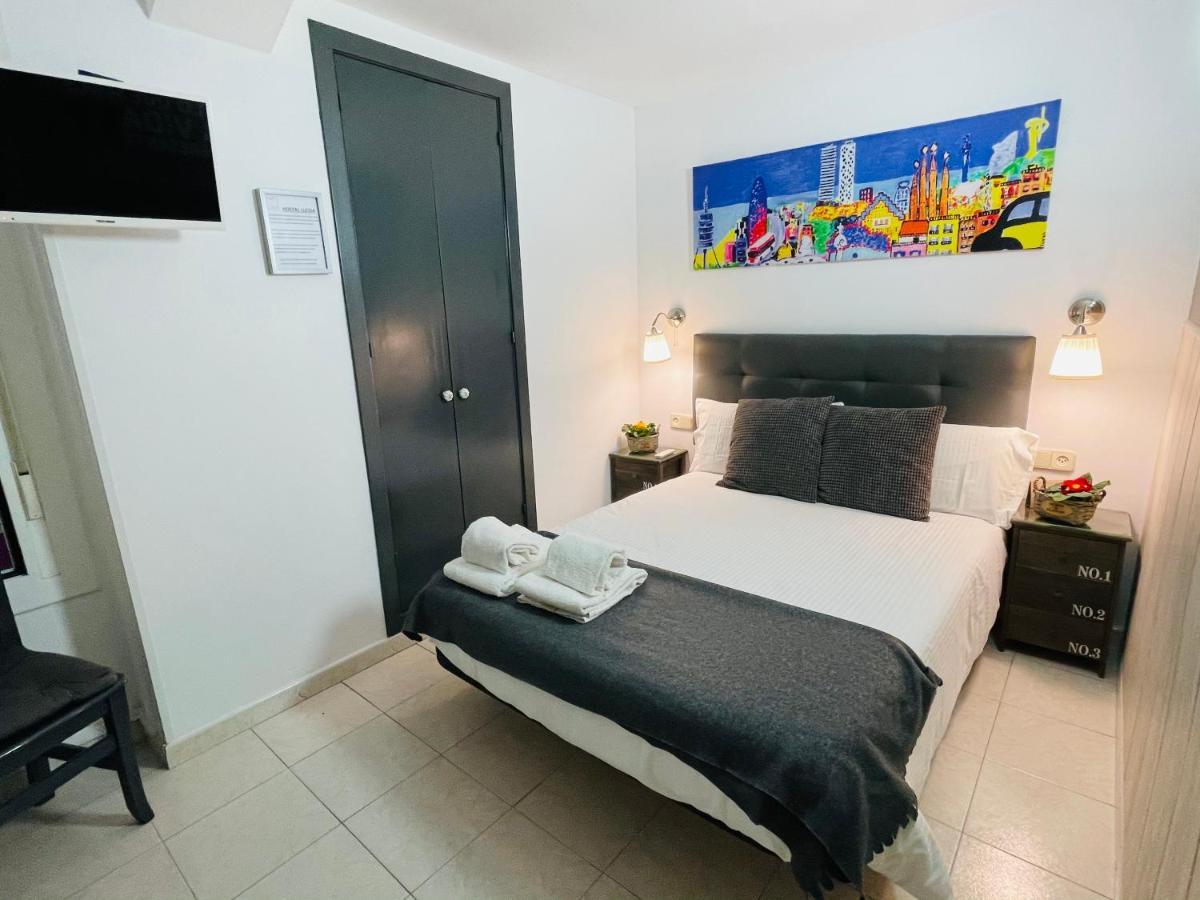 Hostal Lleida Barcelona Exterior photo