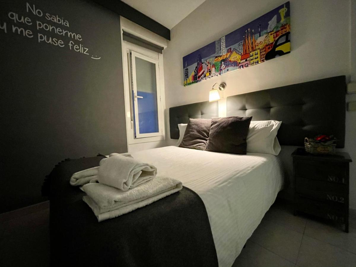 Hostal Lleida Barcelona Exterior photo